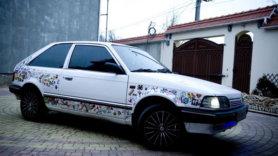 Mazda 323 бойова 3