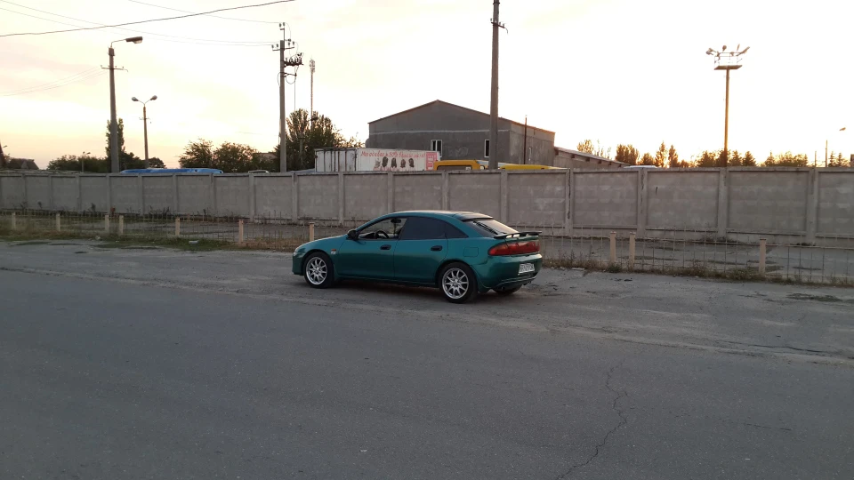 Mazda 323 Бубочка 2