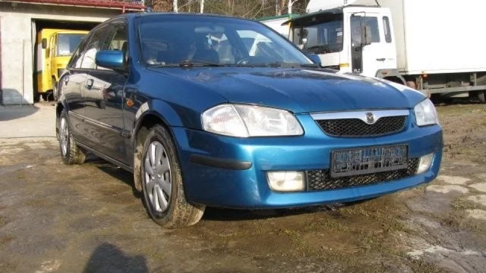 Mazda 323 Чистюля 4