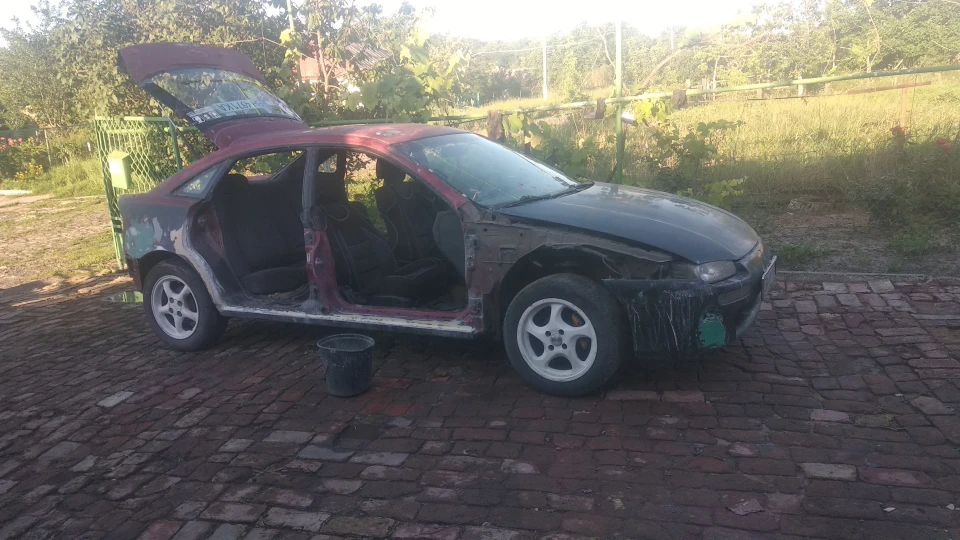 Mazda 323 Ексклюзивне пофарбування у Фл 5