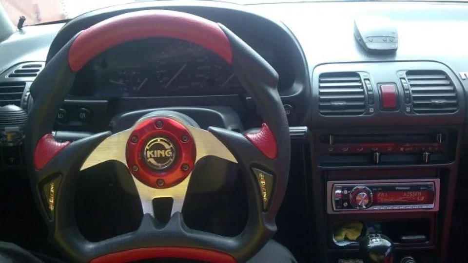 Mazda 323 F 1.6i
