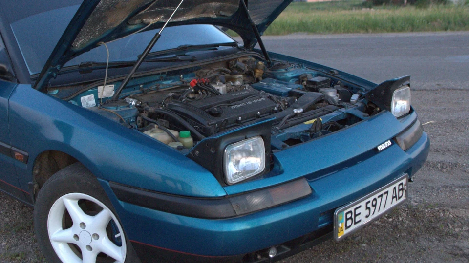 Mazda 323 F 1,8 4