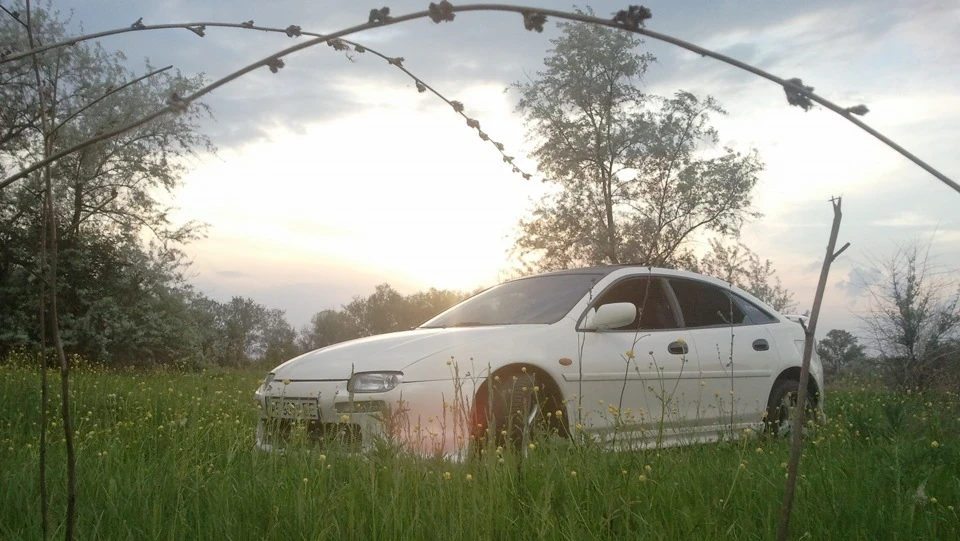 Mazda 323 F 2.5V6 white butterfly 2