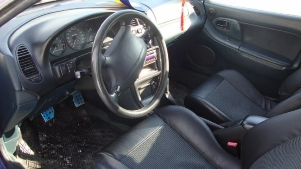 Mazda 323 F BA 1.5 4