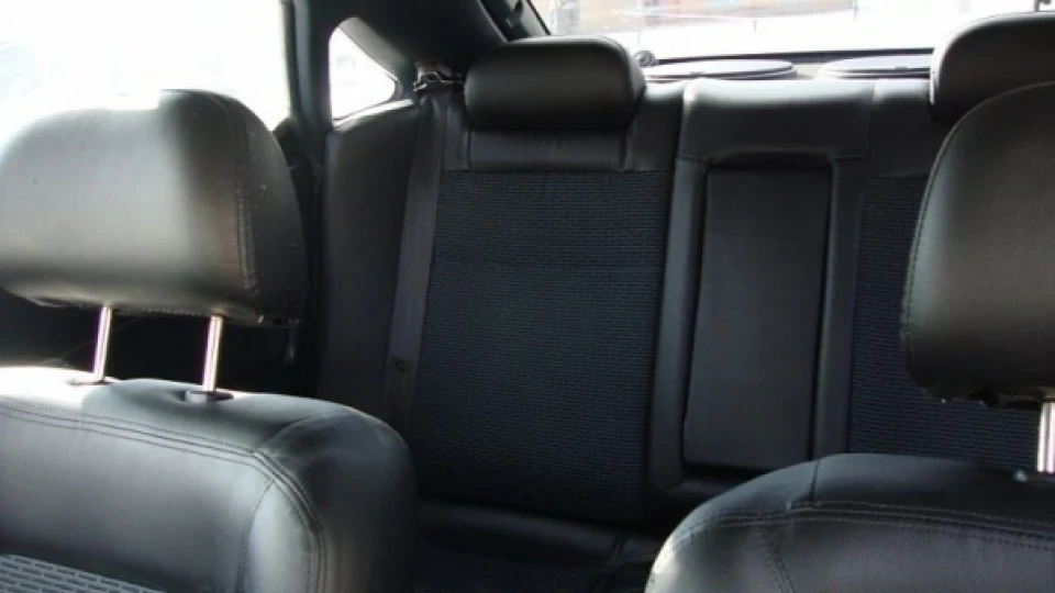 Mazda 323 F BA 1.5 5