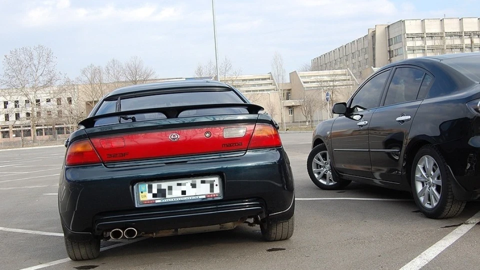Mazda 323 F BA Forever Young 5