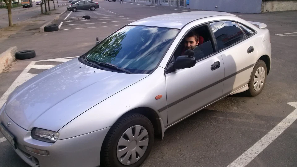 Mazda 323 F BA