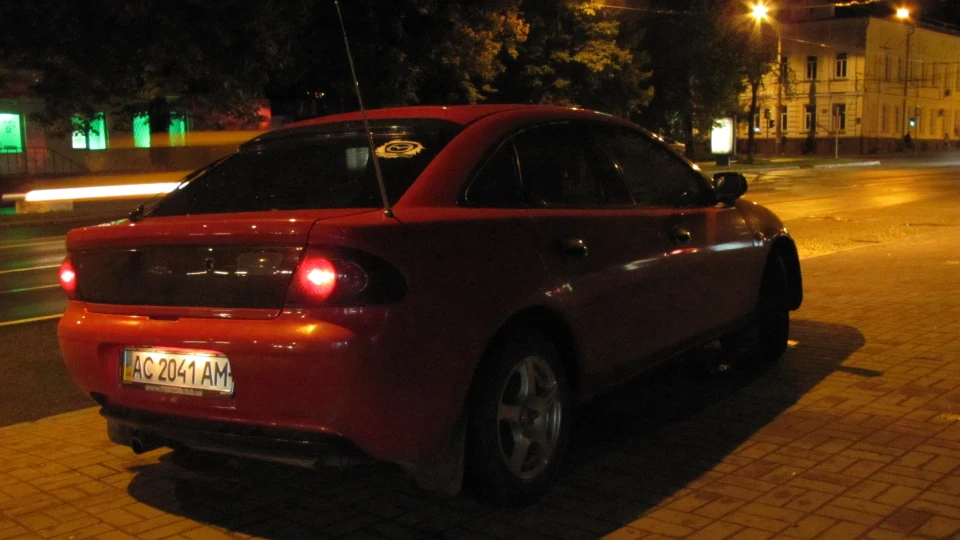Mazda 323 F BA 2