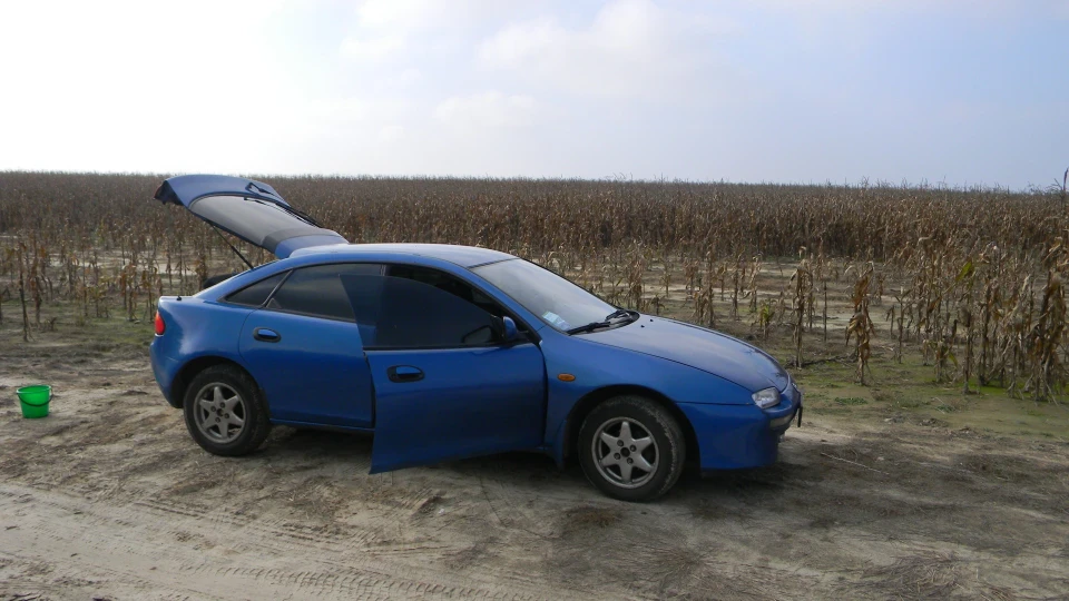 Mazda 323 F BA