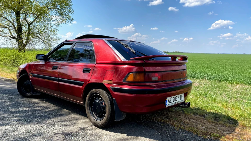 Mazda 323 F BG 2