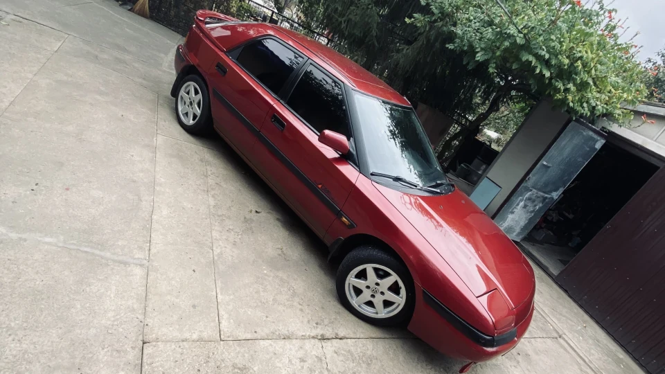 Mazda 323 F BG 5
