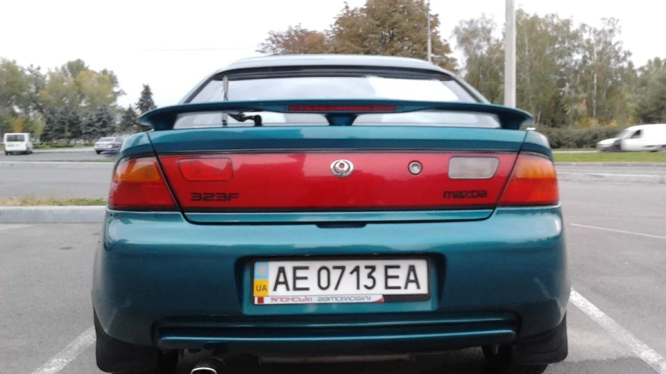 Mazda 323 F Ferrari для бідних 2