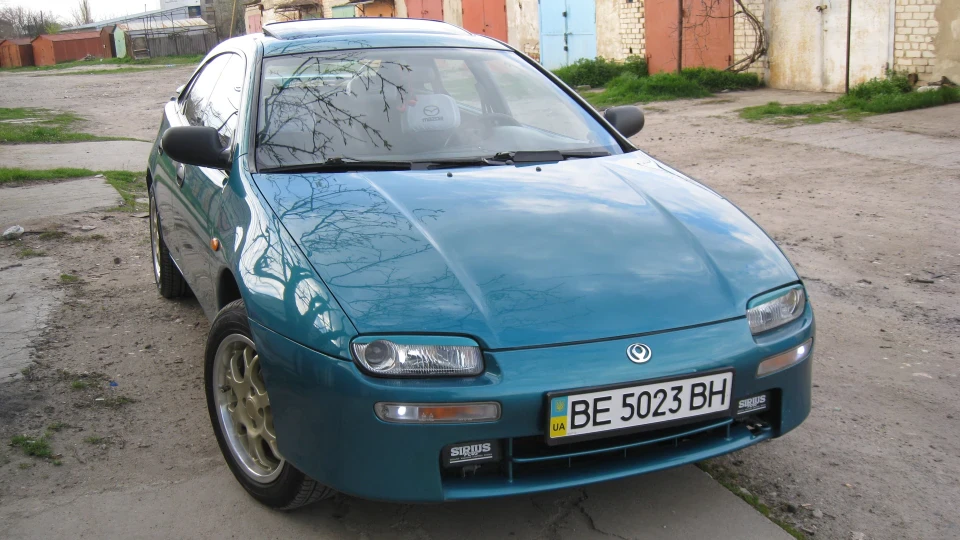Mazda 323 F-ка BA 3
