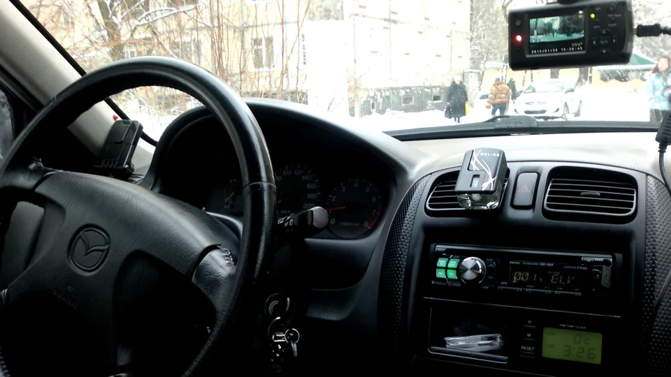 Mazda 323 f Mazda 2