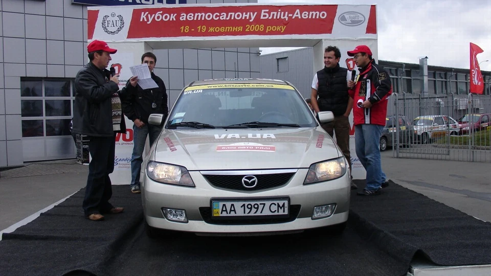 Mazda 323 F Sportive 2