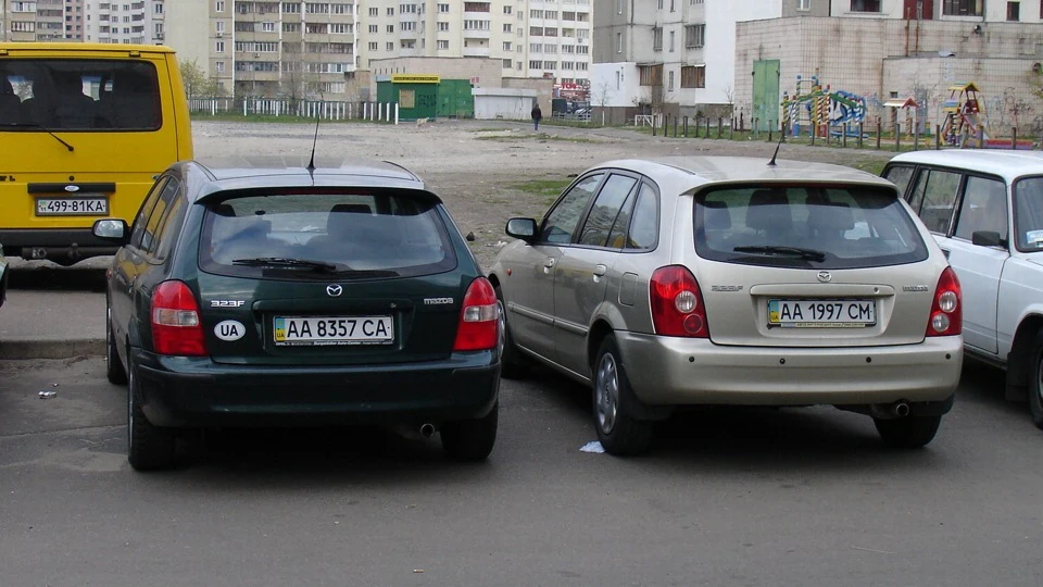 Mazda 323 F Sportive 3