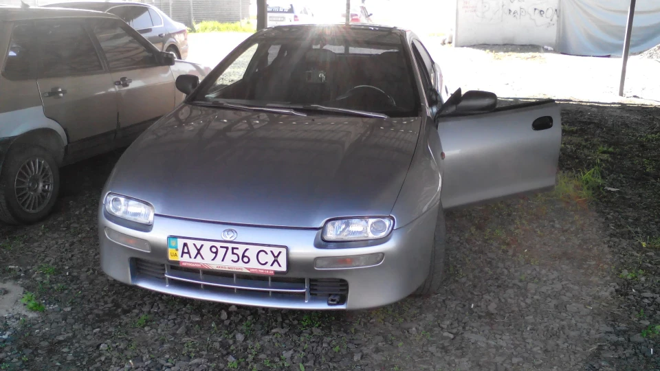 Mazda 323 f ва 4