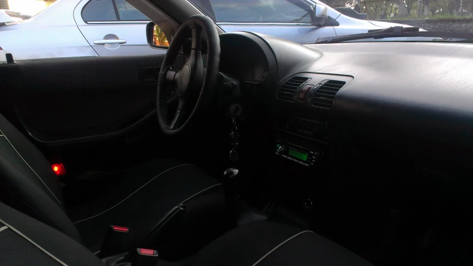 Mazda 323 f 5