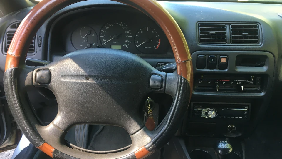 Mazda 323 F 4