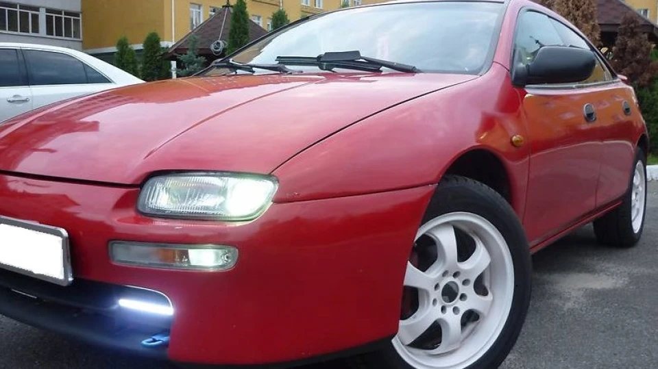 Mazda 323 F 2