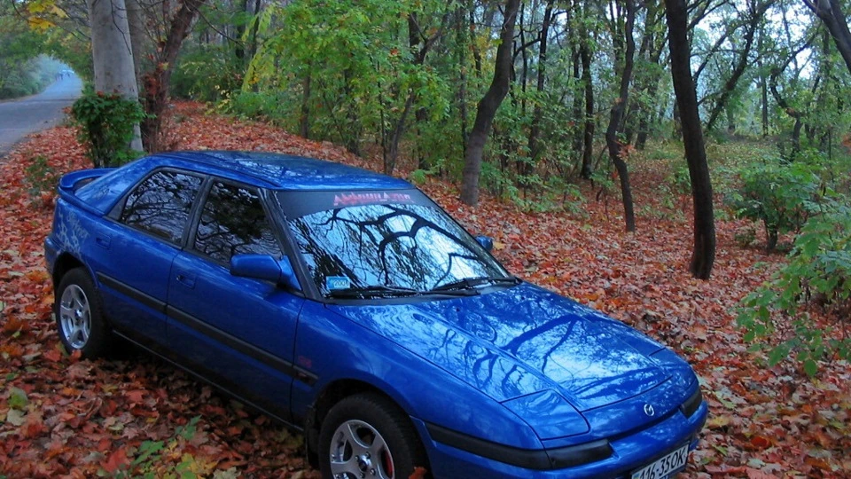 Mazda 323 F 2