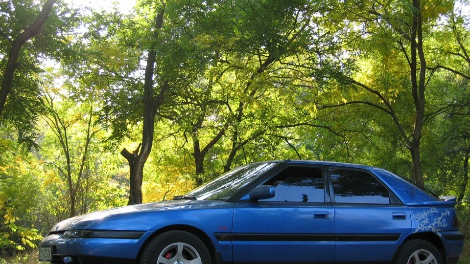 Mazda 323 F 4