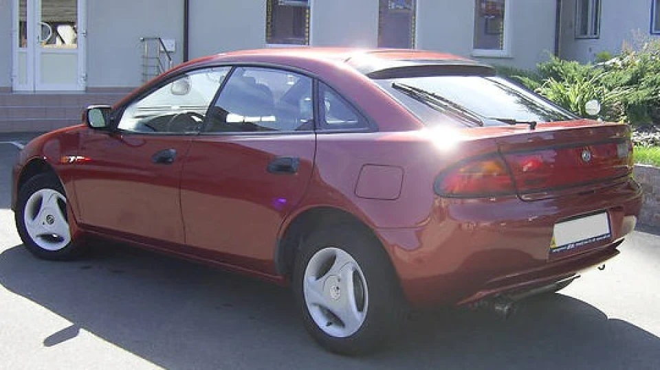 Mazda 323 F