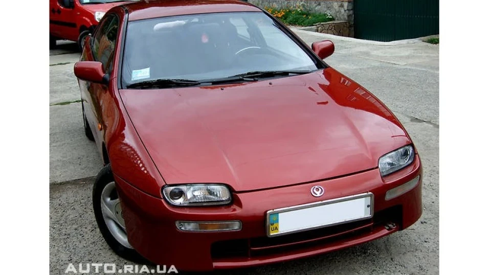 Mazda 323 F 4