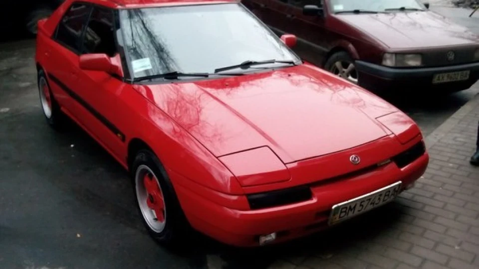 Mazda 323 F 2