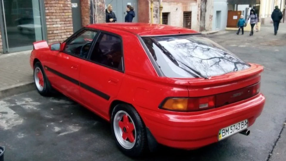 Mazda 323 F 4