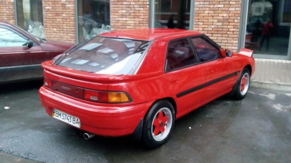 Mazda 323 F 5