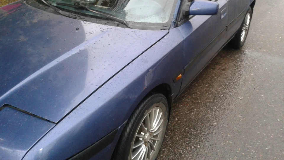 Mazda 323 F