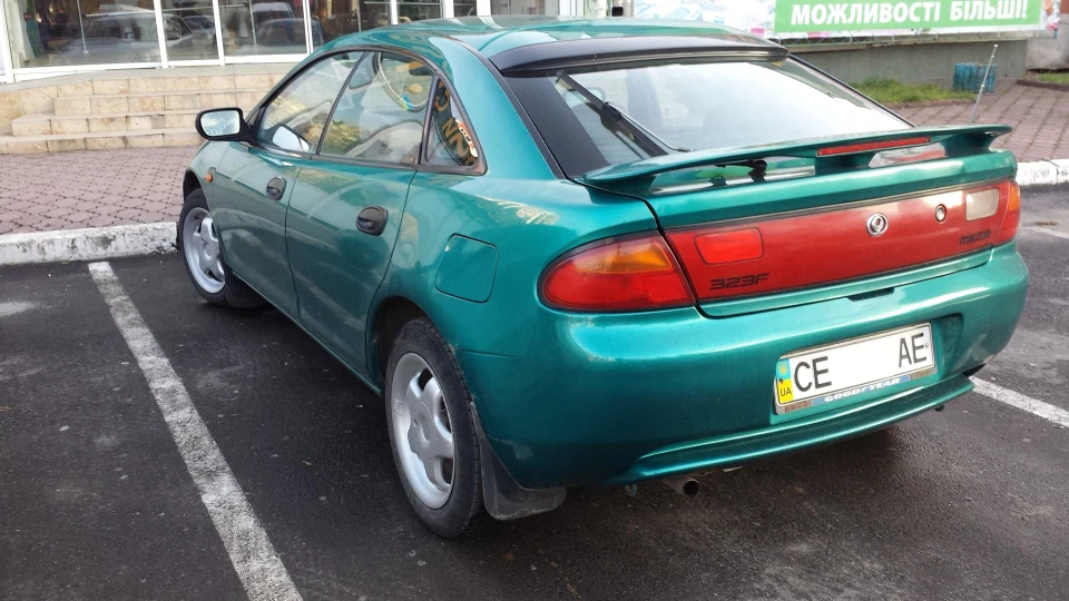 Mazda 323 F 5