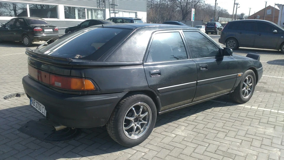 Mazda 323 F 3