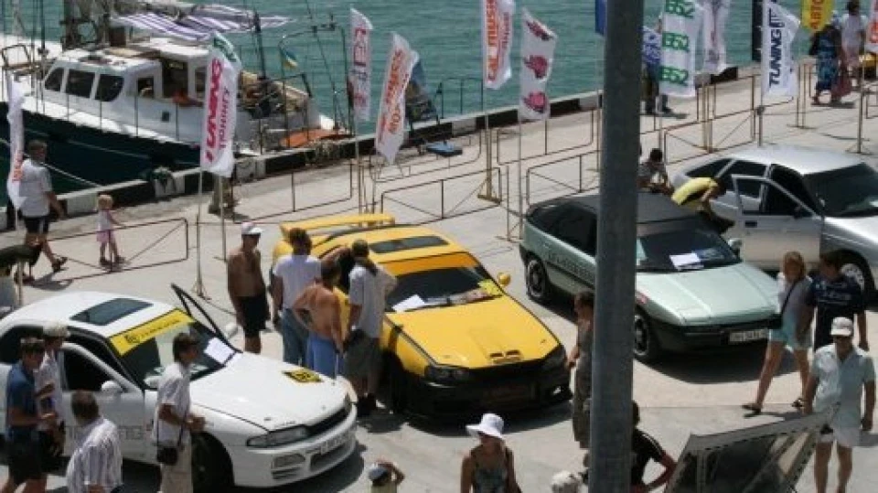Mazda 323 F 3