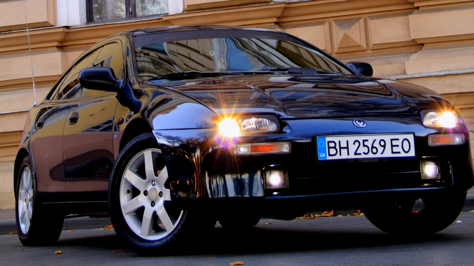 Mazda 323 F 4