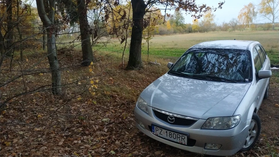 Mazda 323 Familia BJ Hatchback 3