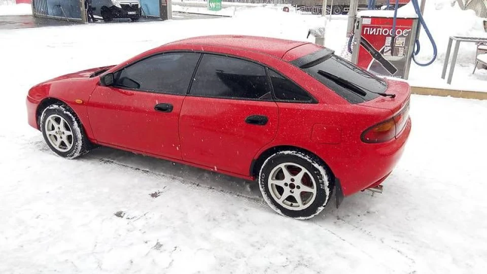 Mazda 323 Familia V (BA) 3