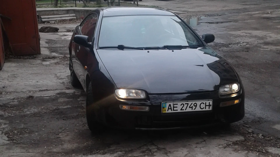 Mazda 323 Феррарі для бідних 3