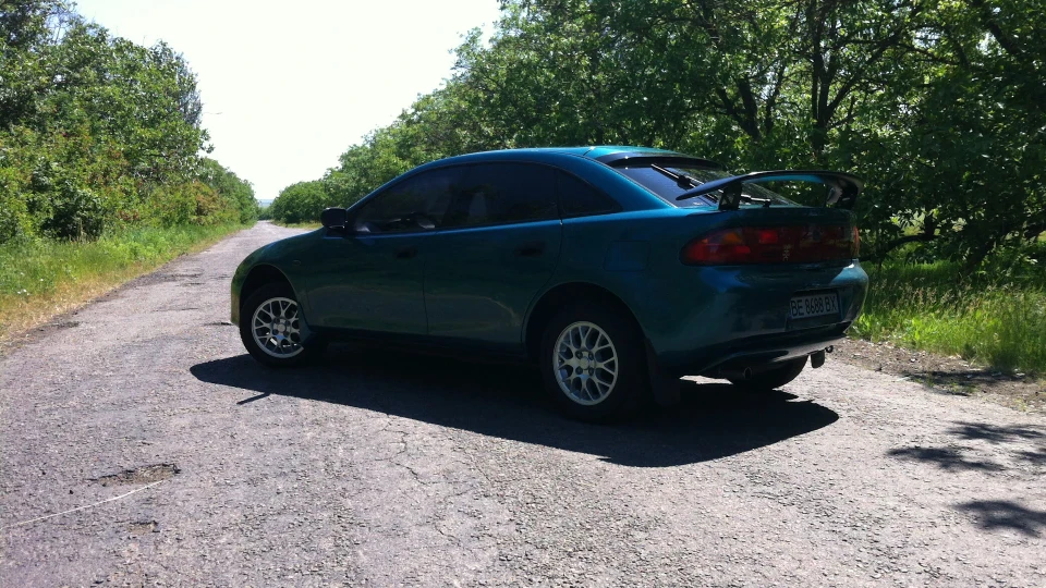 Mazda 323 Ferrari 3
