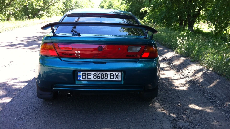Mazda 323 Ferrari 4