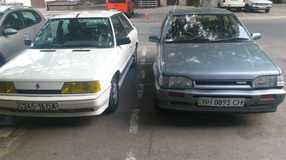 Mazda 323 GT ORIGINAL 2