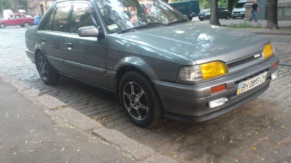 Mazda 323 GT ORIGINAL 3