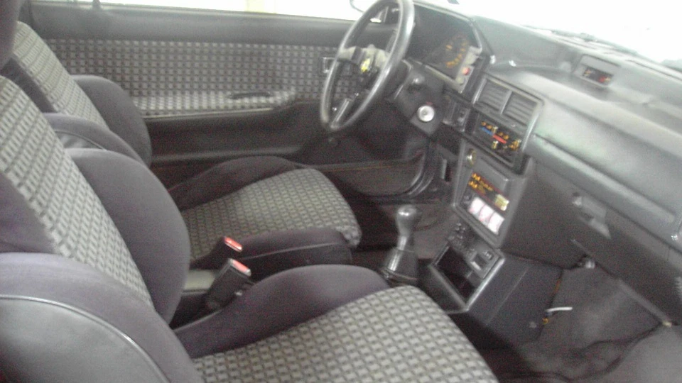 Mazda 323 GT Turbo 4WD 3