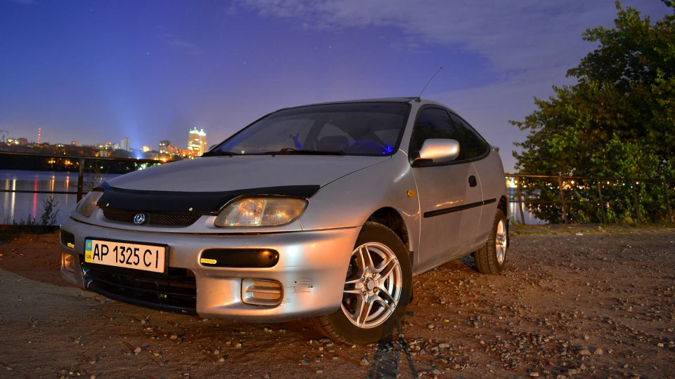 Mazda 323 Highway Star 5