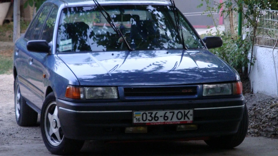 Mazda 323 я її просто люблю)) 2