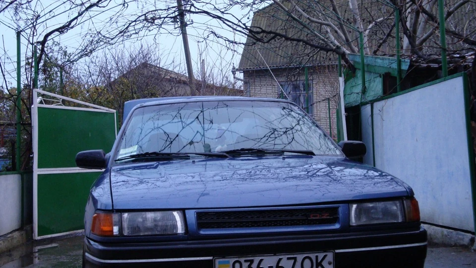 Mazda 323 я її просто люблю)) 4