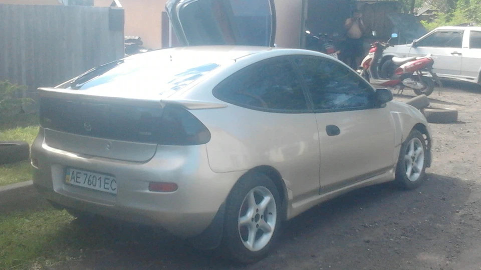 Mazda 323 Я називав її ДІВЧИНКА!!!! 2