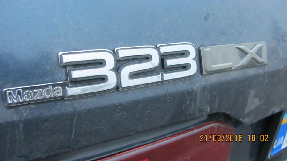 Mazda 323 Японія 3