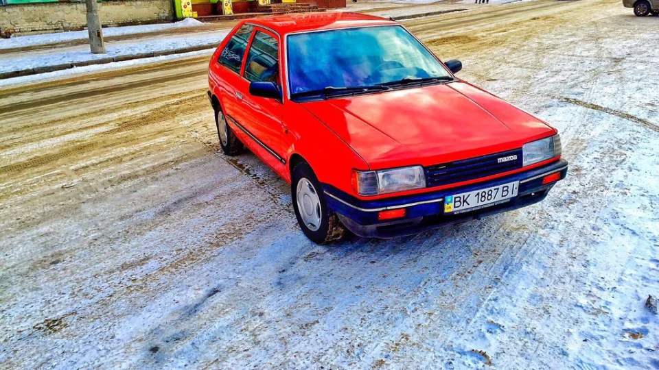 Mazda 323 Японія